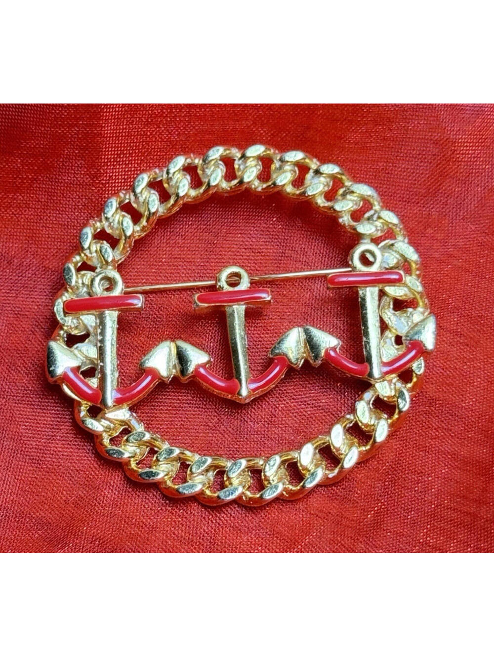 Vintage M JENT Nautical Anchor Brooch Gold Tone‎ Red Enamel Chain Circle Pin MJ